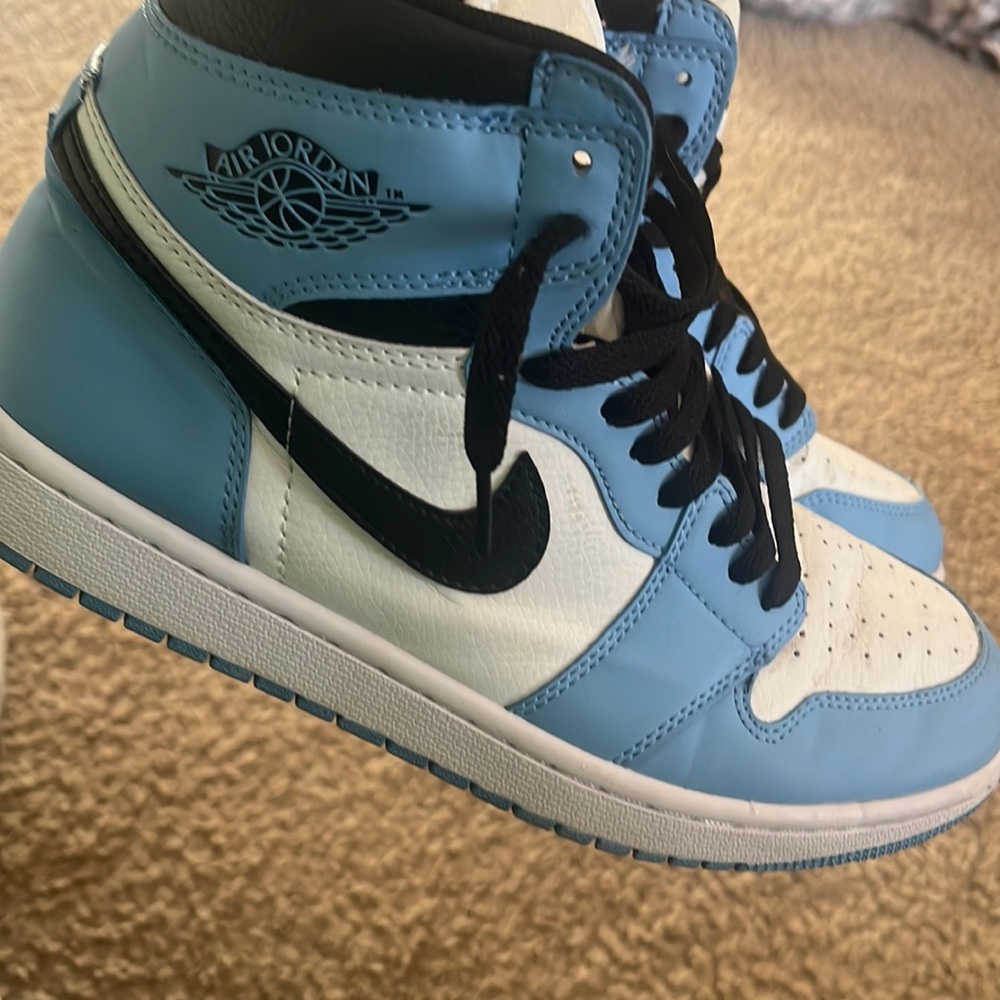 UNIVERSITY BLUE JORDAN 1 💙